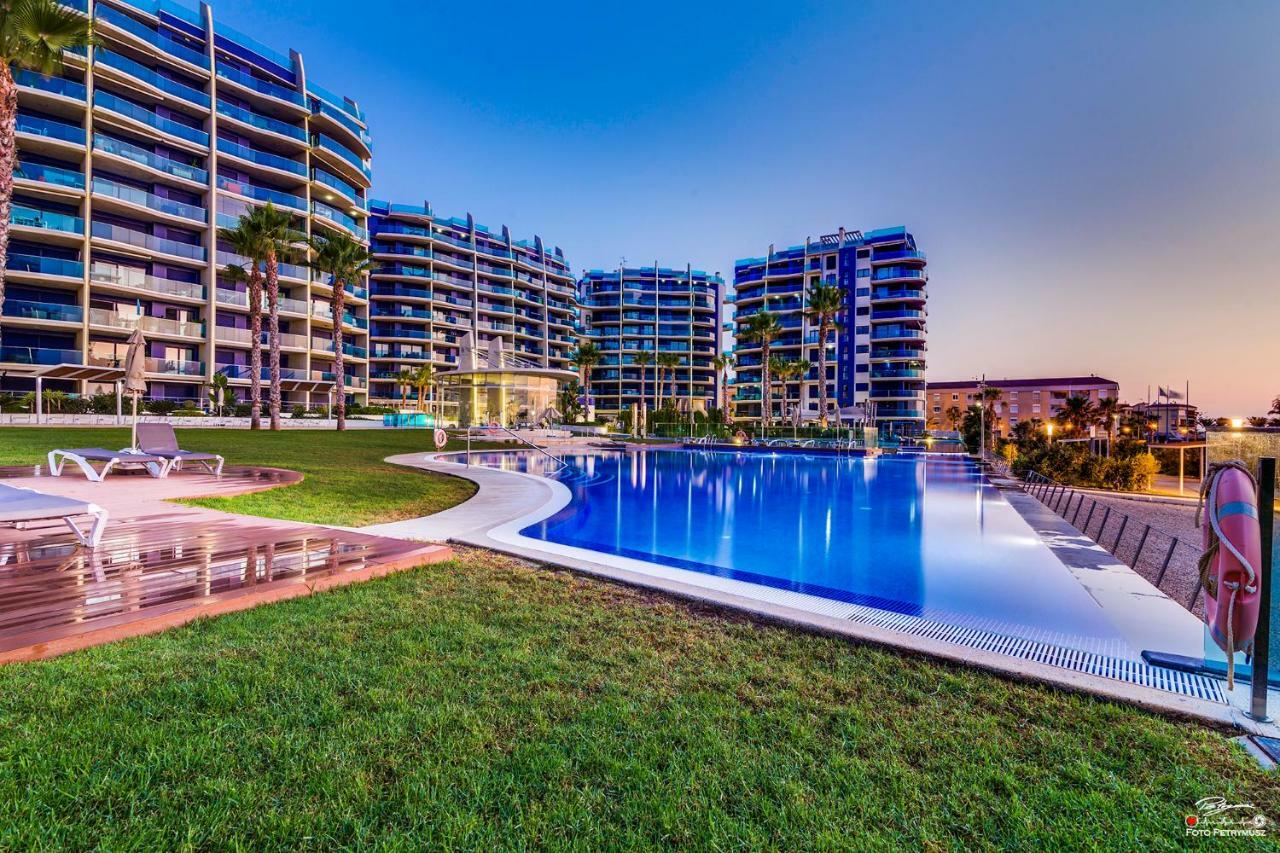 Апартаменти Torrevieja - Punta Prima Sea Senses Екстер'єр фото